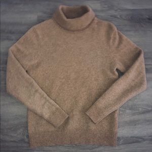 Scruffy Turtleneck Pullover Sweater